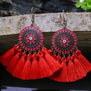 NWOT Fan-Shaped Tassels Dangle Earrings